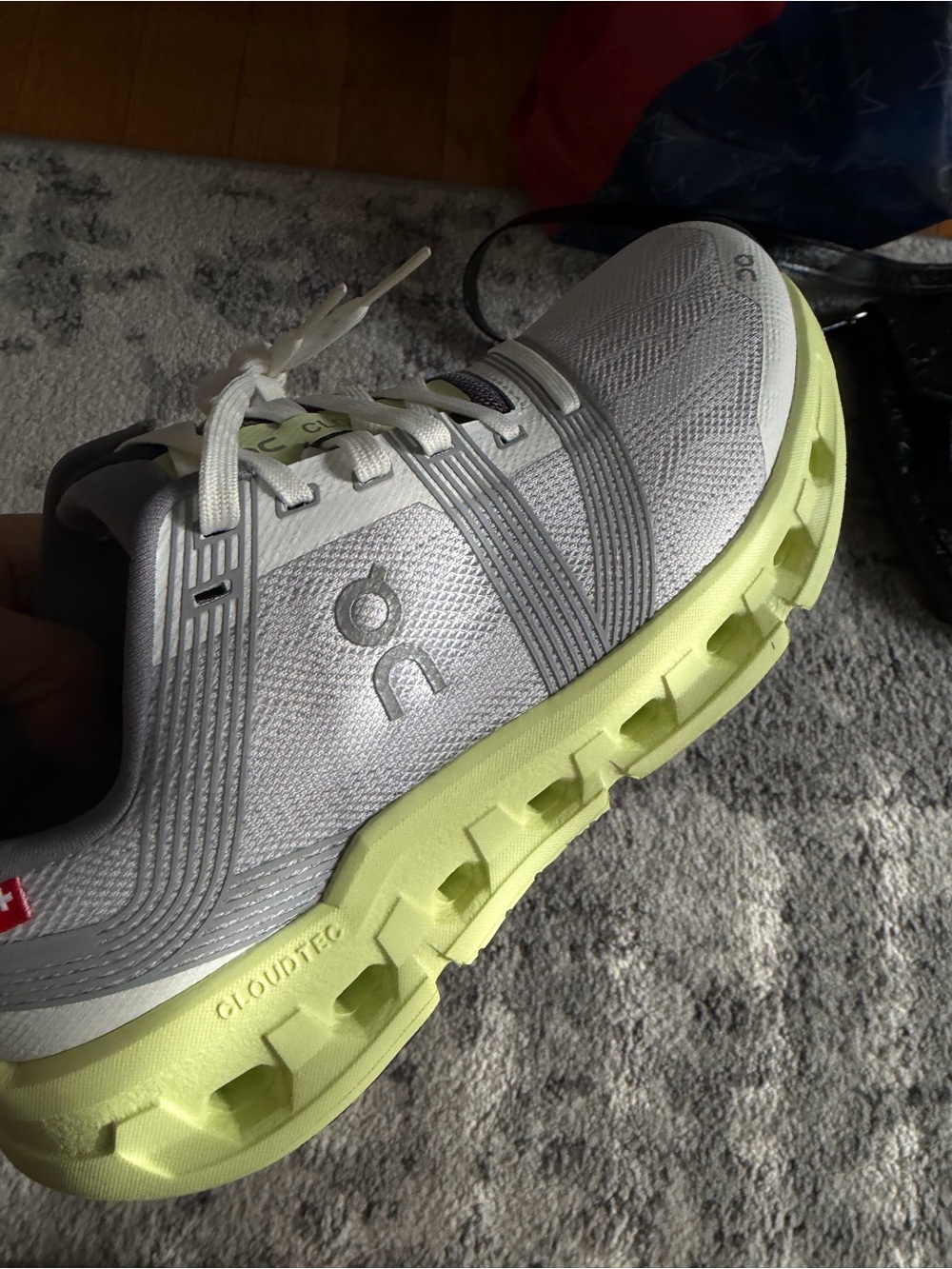 On Running Cloud Go Running Shoes in Light Gray and Lime 7 NEW - Picture 4 of 8